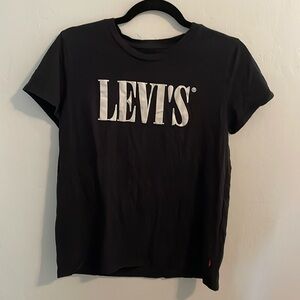 Levi’s short sleeve tee